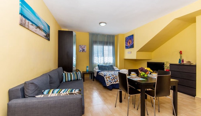 Charming Studio Apartment in Good Location with Wi-Fi and Air-Conditioning