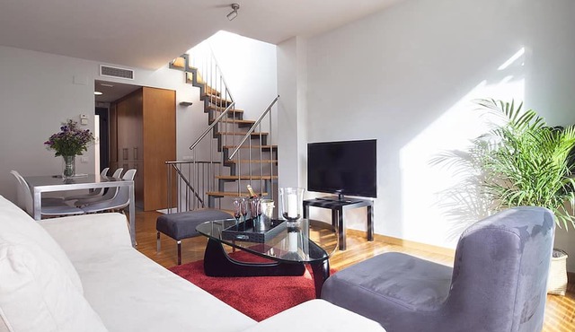 My Space Barcelona Attic with Private Terrace in City Center for 6