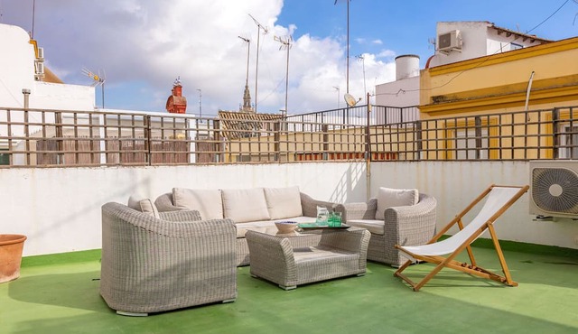 Champion Duplex terrace and garage 6 pax City Center
