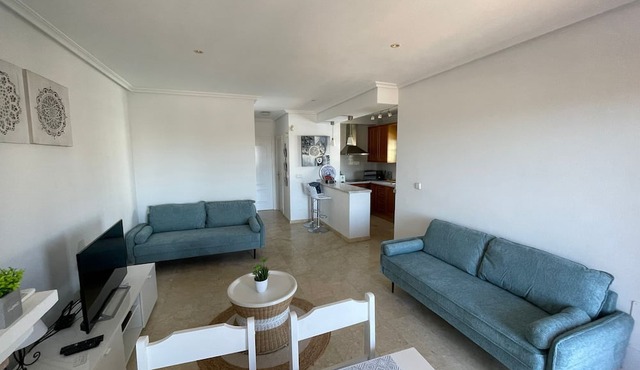 Great for families and golfers, Las Violetas, 5 minutes from Villamartin Plaza