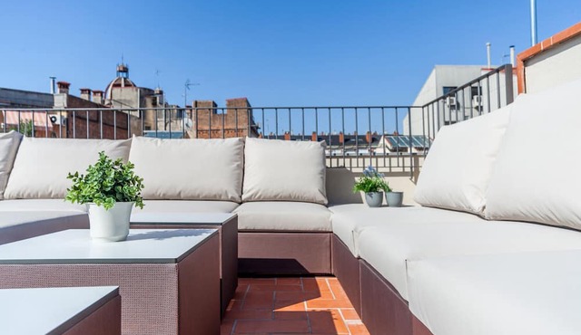 Family DELUXE great flat with terrace, kids pool in Barcelona center