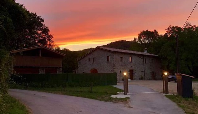 Self catering Mas Tossols for 9 people in Olot