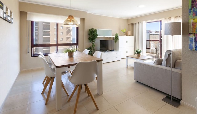 Luxurious Apartment 50 m from beach, wonderful views, pool, wifi,air conditioned