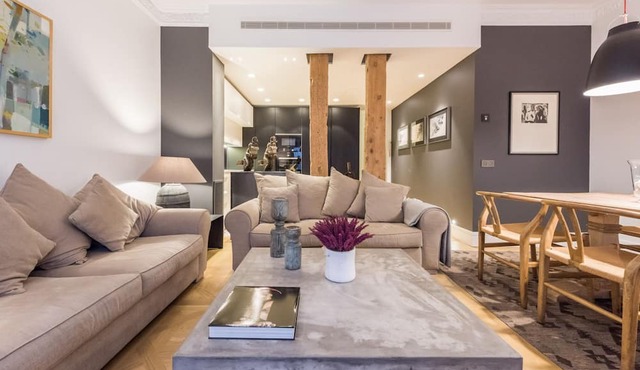 Spectacular 3-Bed Apartment in Central Madrid