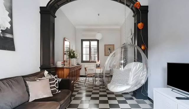 Apartment 'Sevilla A Los Pies De La Giralda' with Balcony, Wi-Fi and Air Conditioning