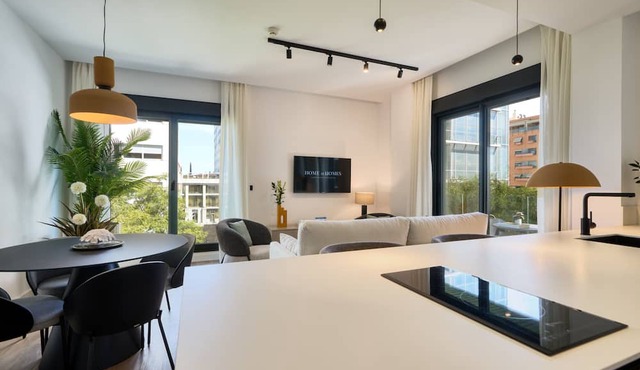 Modern, bright with terrace and free parking