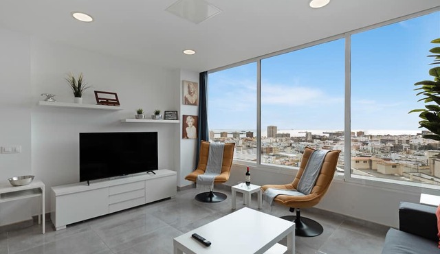 Modern Loft Las Palmas Views – 2 En-Suite Rooms