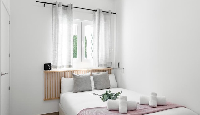 Madrid Villaverde VII - Apartament with patio, AC