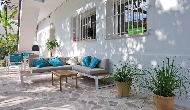 Villa Leomar - Malaga. peaceful and quiet, very close to the beach and the city center.