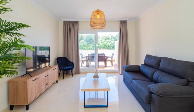 Cubo's Apartamento Santa Maria Green Hills 3B/community pool/free parking/close to beach