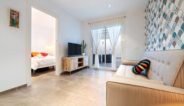 Apartment 'Mabicarent Playa 1' with Private Terrace, Wi-Fi and Air Conditioning in Calafell