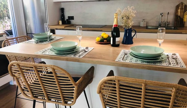 Homerez - Elegant Apartment in Marbella, Pool