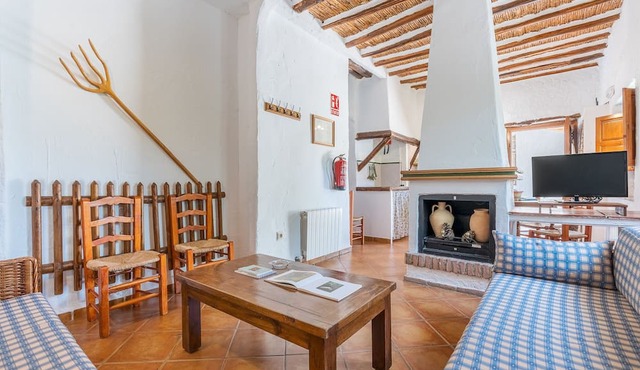 Apartment 'El Cobertizo' with Mountain Views, Shared Pool and Wi-Fi