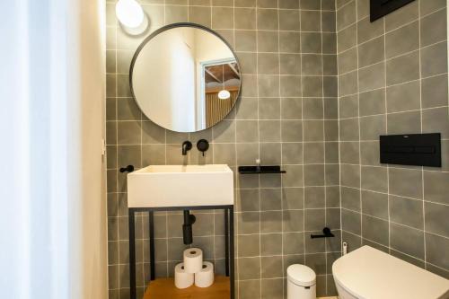 42par1049 - Newly Refurbished 2BR in Sant Antoni in Barcelona