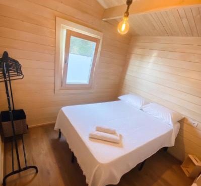 Casa de Madera con Piscina Privada Jardin Barbacoa y Garaje