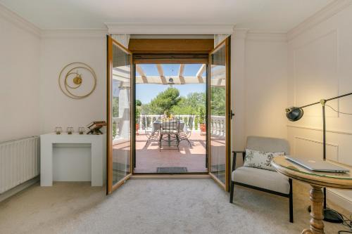 Luxury Villa with swiming pool next to Granada
