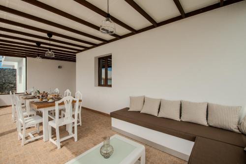 Villa Tabaiba by Villalize