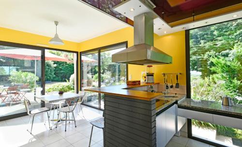 La Dolce Villa, Grande maison piscine 12 personnes in Savenay