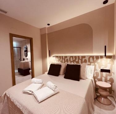 SOL13 1, 1 Luxe Bedroom, Casco Antiguo & Wi-Fi, AC