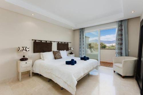 Luxury Beachfront Penthouse Marbella - heated pool & seaviews