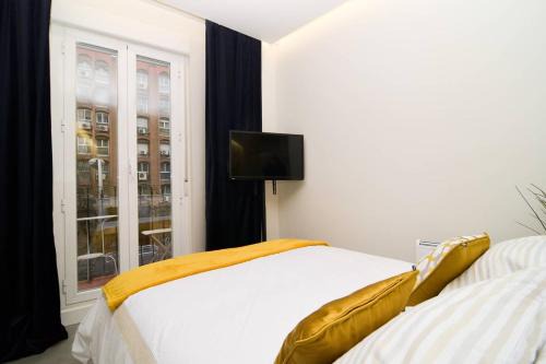 Modern Studio in Embajadores Street by Batuecas